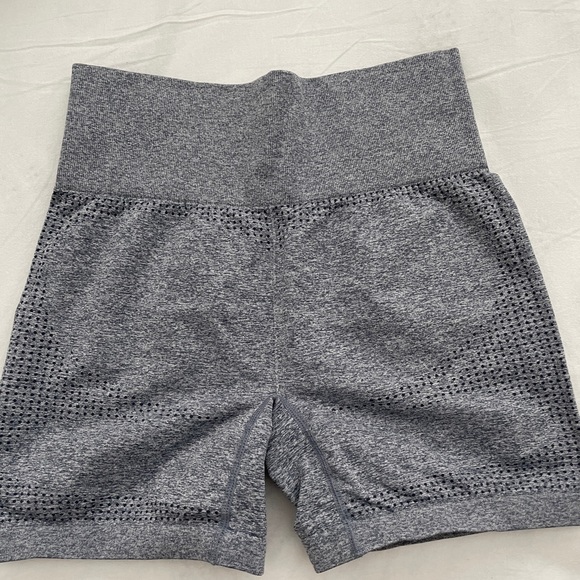 Grey work out shorts - Picture 2 of 3